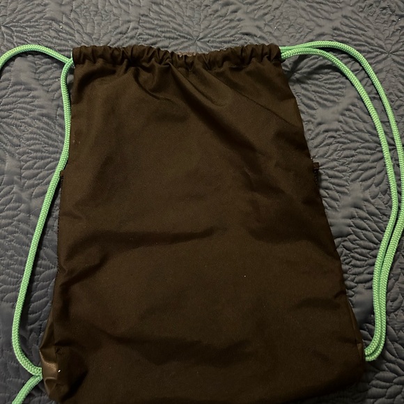 Adidas Drawstring Sackpack/Backpack, Black With Teal Stripes & Drawstring Straps - Picture 4 of 4